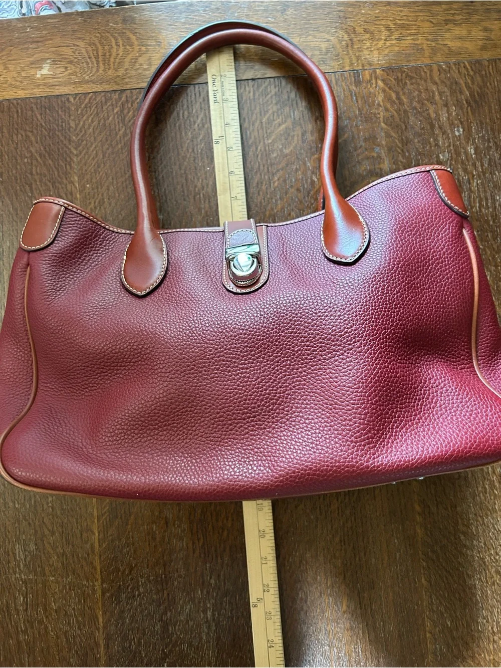 Dooney & Bourke Pebbled Large Leather Tote -Like New - Picture 2 of 3